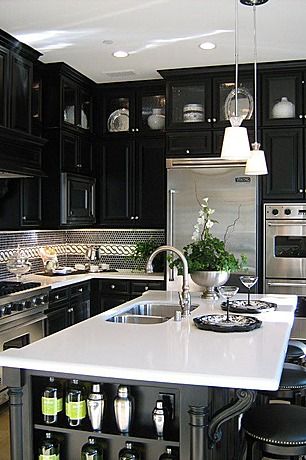Подборка кухонь черного цвета