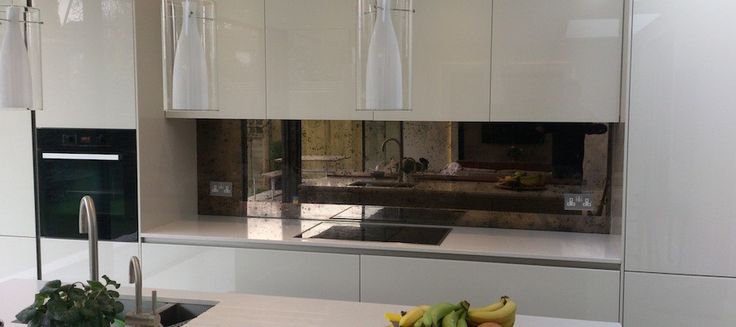 Зеркальная и металлическая плитка для кухонь и ванных