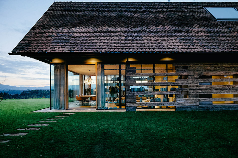 Бывший сарай в Австрии, преобразованный Gangoly & Kristiner Architekten в ультрасовременный дом Бывший сарай в Австрии, преобразованный Gangoly & Kristiner Architekten в ультрасовременный дом