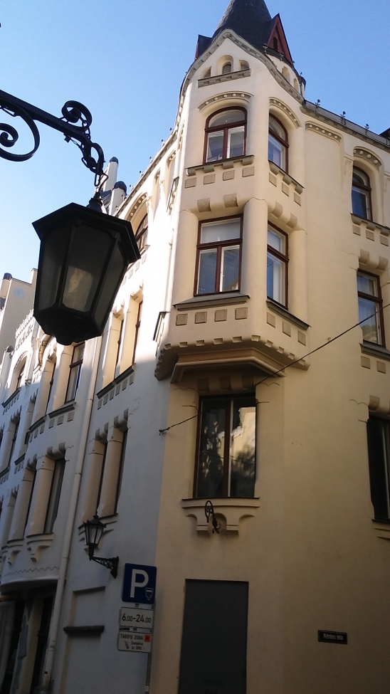 Такие разные эркеры и ризалиты- украшения зданий Риги.
