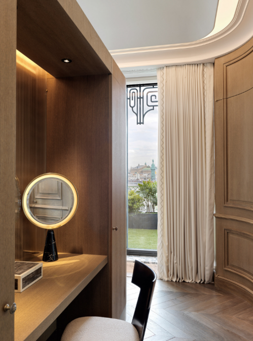 Пентхаус на крыше парижского отеля Le Meurice