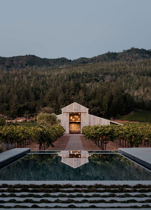 Дом посреди виноградников долины Напа в Калифорнии