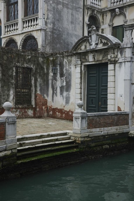 Палаццо архитектора и художника-реставратора Тото Бергамо Росси в Венеции