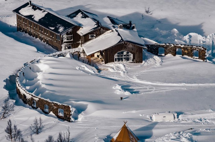 Отель Niehku Mountain Villa на месте старой разрушенной железнодорожной развязки в Лапландии