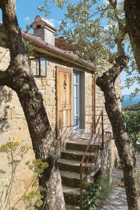 Типичный для Италии дом в Поджио-ди-Лоро