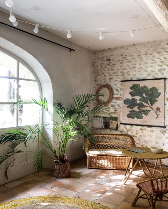 Старинный дом дизайнера Жюстин Делон в Провансе, Франция