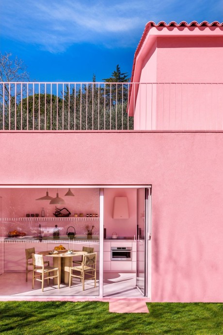 Поместье посреди розовых плантаций в коммуне Грасе (Франция), принадлежащее бренду Lancôme