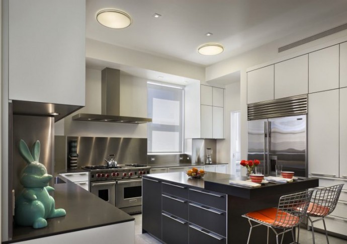 Современный интерьер нью-йоркской квартиры с элементами классики