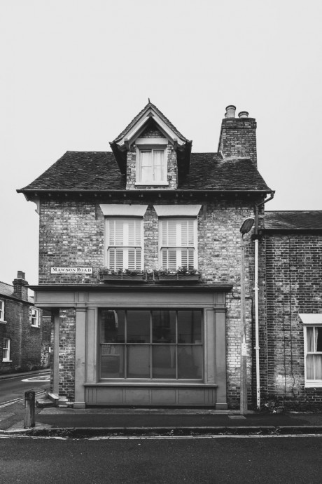 Превращённый в жилой дом бывший магазинчик середины XIX века в Кембридже, Великобритания