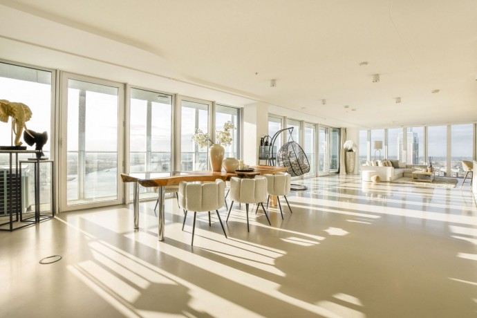 Квартира на 43-м этаже высотки в Роттердаме, Нидерланды (236 м2)