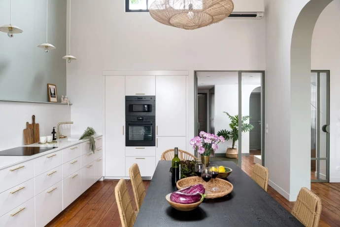 Квартира с террасой в Бордо Квартира с террасой в Бордо