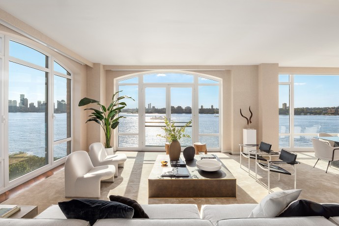 Апартаменты с захватывающим видом на реку Гудзон в Нью-Йорке