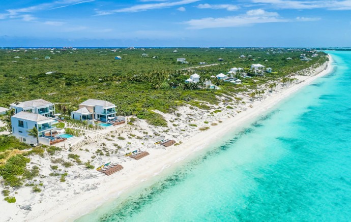 Вилла Helios в пляжном клубе Long Bay на островах Теркс и Кайкос