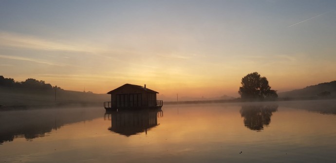 Дом на воде во французском департаменте Жер (30 м2)