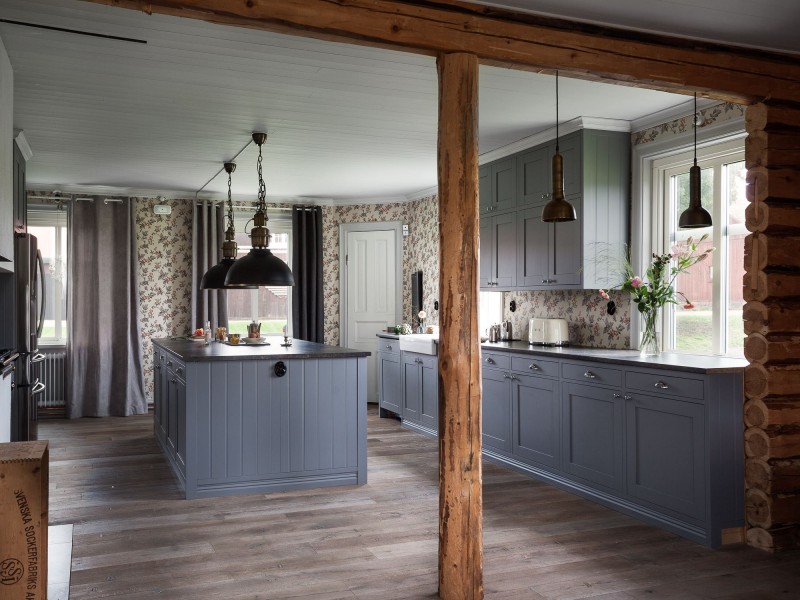 Капитально отремонтированный фермерский дом 1912 года постройки в Швеции