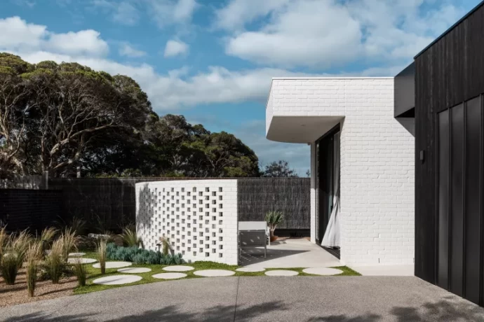 Дом владельцев мебельного бренда Coastal Living Лу Де Маттиа и Росса Николса в Австралии