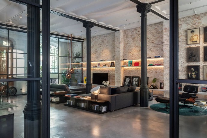 Лофт площадью 240 м2 в жилом комплексе на 26 квартир Casa Bure в Барселоне