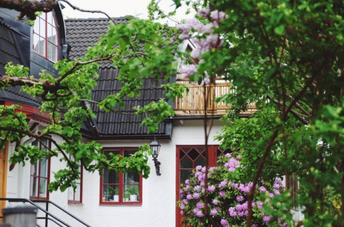 100-летний дом блогера Эммы Йоханссон (@whatdecoratesmyday) в пригороде Стокгольма