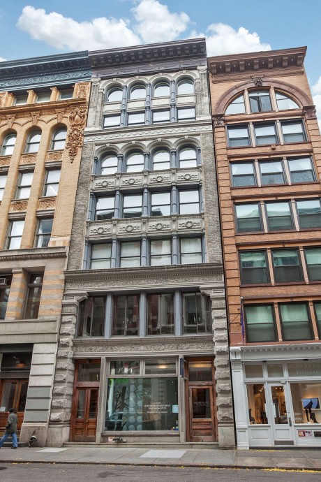 Нью-йоркская квартира-лофт в историческом здании, построенном в 1886 году