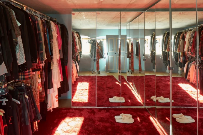 Дом креативного директора дома моды Brioni Джастина О'Ши и стилиста Вероники Хейлбрюннер в Германии Дом креативного директора дома моды Brioni Джастина О'Ши и стилиста Вероники Хейлбрюннер в Германии