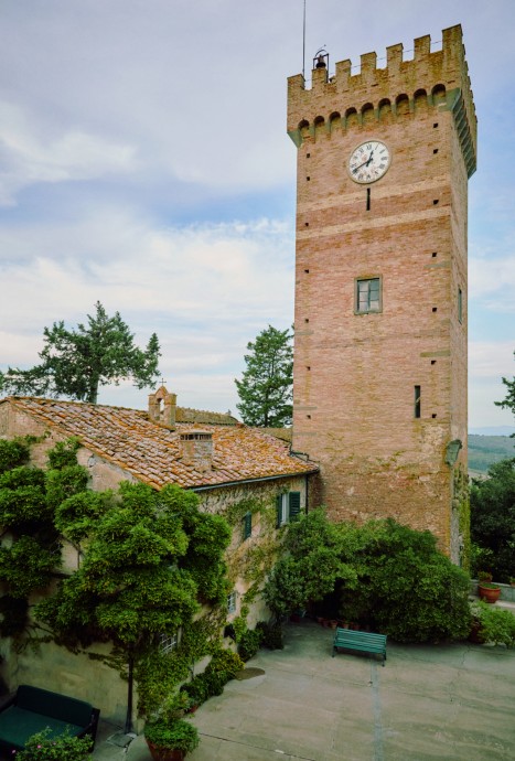 Замок в Кьянти (Тоскана, Италия), отреставрированный бароном и баронессой де Ренцис Соннино