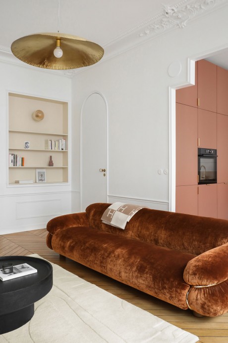 Современный дизайн классических апартаментов для молодой семьи в Париже