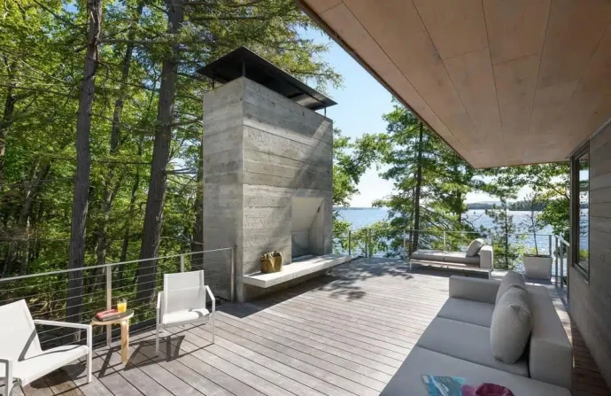 Дом на берегу озера для семьи из пяти человек в Новой Англии, США