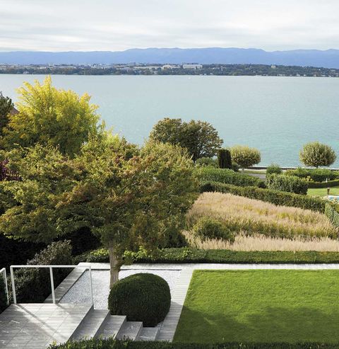 Дом у озера Леман в Женеве