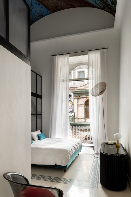 Квартира в палаццо XIX века в Неаполе, Италия