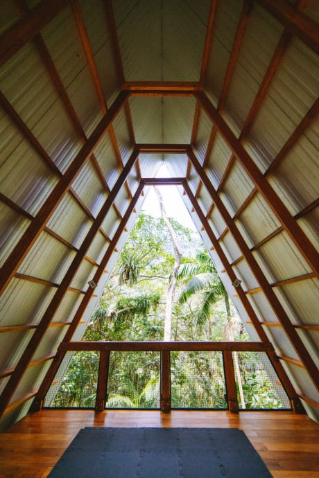 Каркасный дом площадью 54 м2 в джунглях Парати, Бразилия