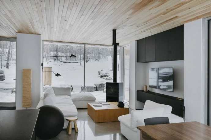 Современный дом на канадском горнолыжном курорте Мон-Трамблан