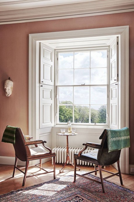 Дом основателя компании по производству красок и обоев Farrow & Ball Тома Хелма в Шотландии Дом основателя компании по производству красок и обоев Farrow & Ball Тома Хелма в Шотландии
