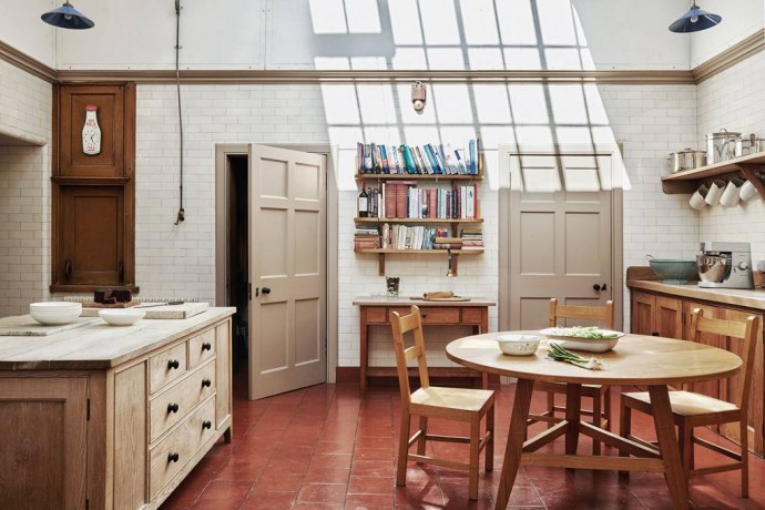Дом основателя компании по производству красок и обоев Farrow & Ball Тома Хелма в Шотландии Дом основателя компании по производству красок и обоев Farrow & Ball Тома Хелма в Шотландии
