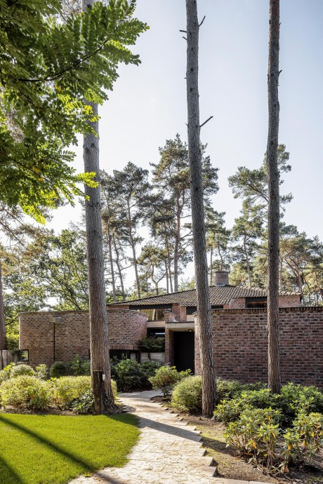 Дом архитекторов Коэна Холландерса и Кэтлин Бэрт в провинции Антверпен, Бельгия