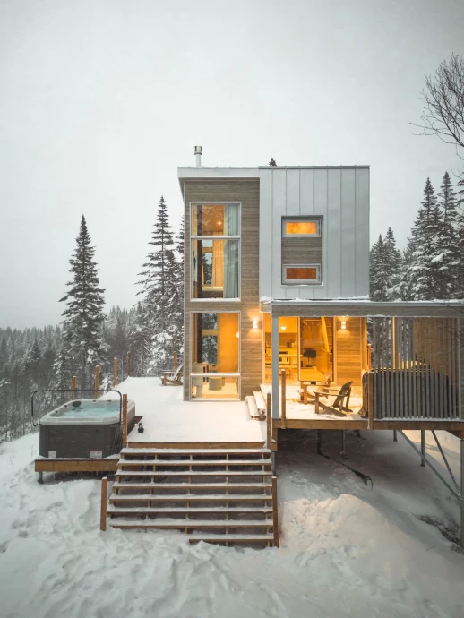 Дом площадью 48 м2 на горнолыжном курорте Мон-Трамблан, Квебек, Канада