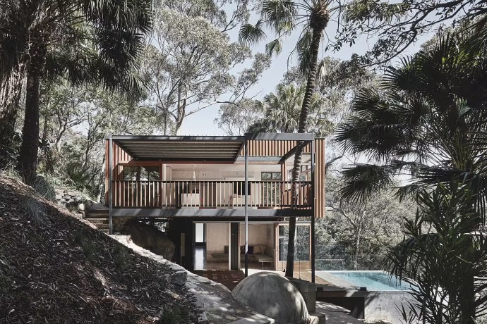 Контейнерный дом с бассейном на крутом склоне недалеко от Сиднея