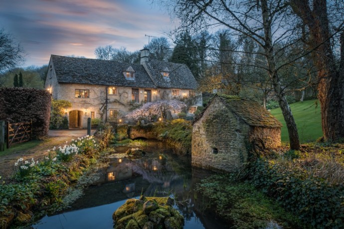 Роскошный отель сети Cotswolds millhouse на окраине английской деревни Буртон-он-зе-Уотер Роскошный отель сети Cotswolds millhouse на окраине английской деревни Буртон-он-зе-Уотер