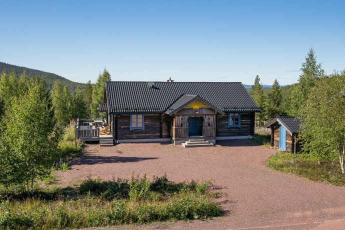 Бревенчатый дом в деревне Селен, округ Даларна, Швеция