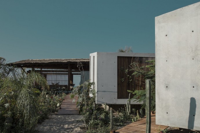 Дом, состоящий из трех модулей, в Пуэрто-Эскондидо, Мексика