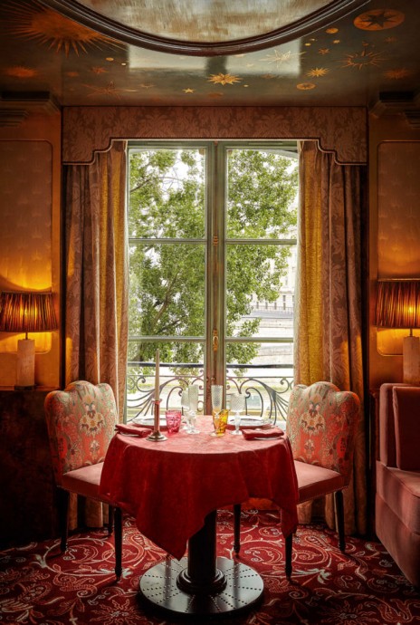 Открытый в 1766 году и обновленный ресторан Lapérouse в Париже