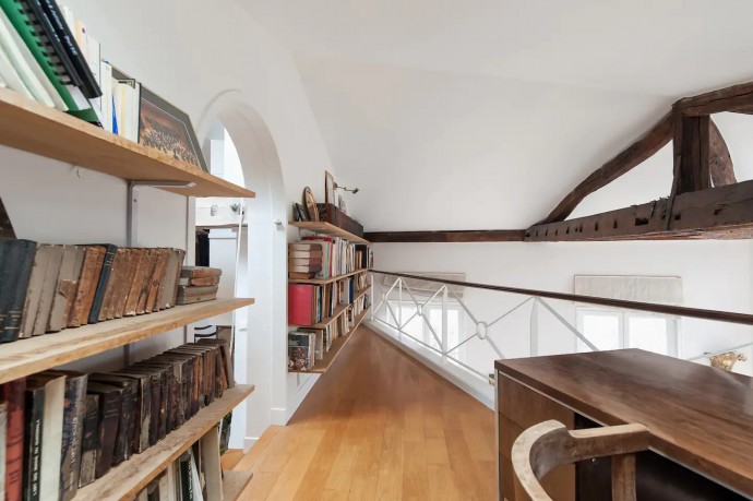 Квартира с видом на базилику Сакре-Кёр в Париже