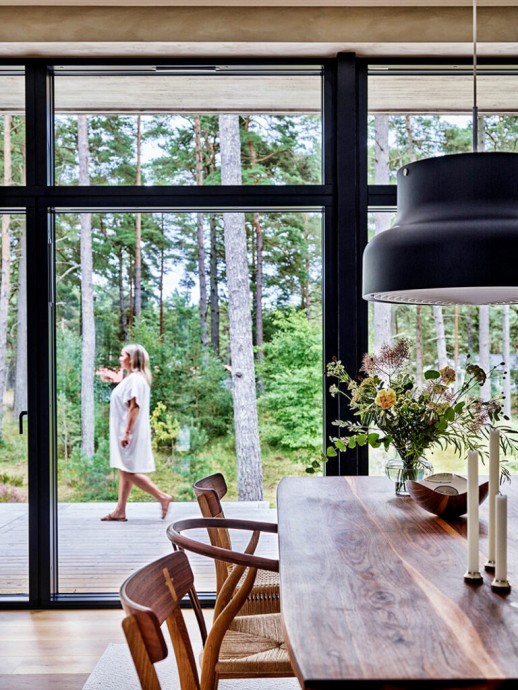 Современный загородный дом площадью 150 м2 на берегу Балтийского моря в Сконе, Швеция