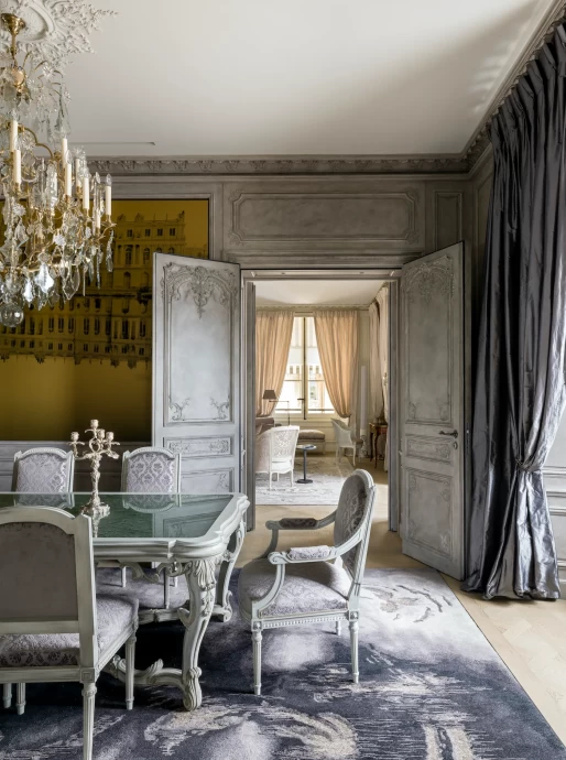 Люкс в парижском отеле класса люкс Crillon