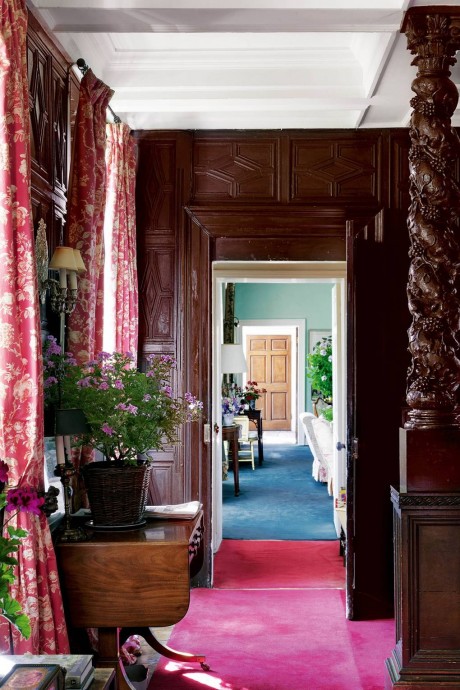 Частный дворец Holker Hall недалеко от деревни Картмел, Камбрия, Великобритания Частный дворец Holker Hall недалеко от деревни Картмел, Камбрия, Великобритания
