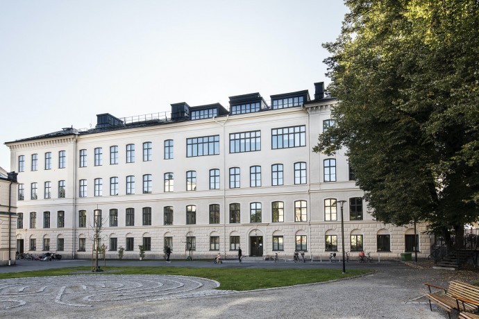 Квартира в здании бывшего учебного заведения конца XIX века в Стокгольме