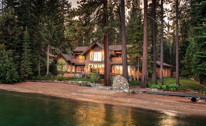 Дом, расположенный на берегу озера Тахо в Калифорнии