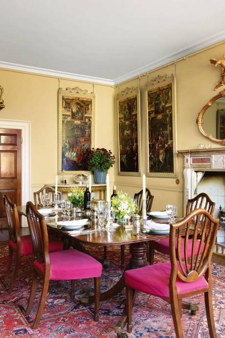 Частный дворец Holker Hall недалеко от деревни Картмел, Камбрия, Великобритания Частный дворец Holker Hall недалеко от деревни Картмел, Камбрия, Великобритания