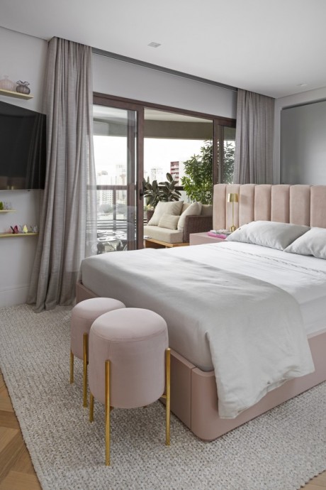 Квартира в Сан-Паулу, оформленная в серо-розовых тонах