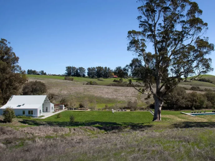 Современный загородный дом в Калифорнии