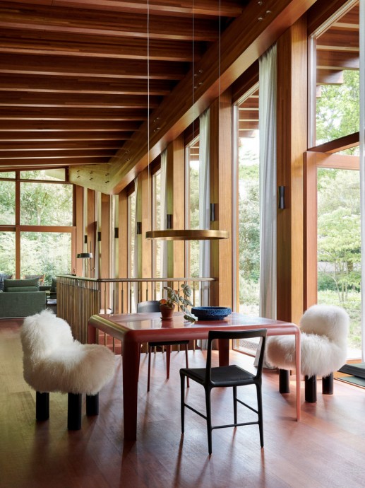 Деревянная вилла посреди леса недалеко от села Берген, Нидерланды Деревянная вилла посреди леса недалеко от села Берген, Нидерланды